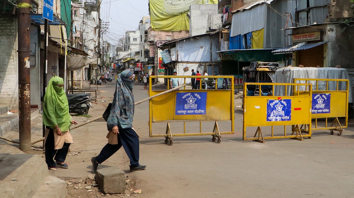 <div class="paragraphs"><p>'Only the Poor Die': Nagpur Riots Claim First Victim, Family's Sole Breadwinner.</p></div>