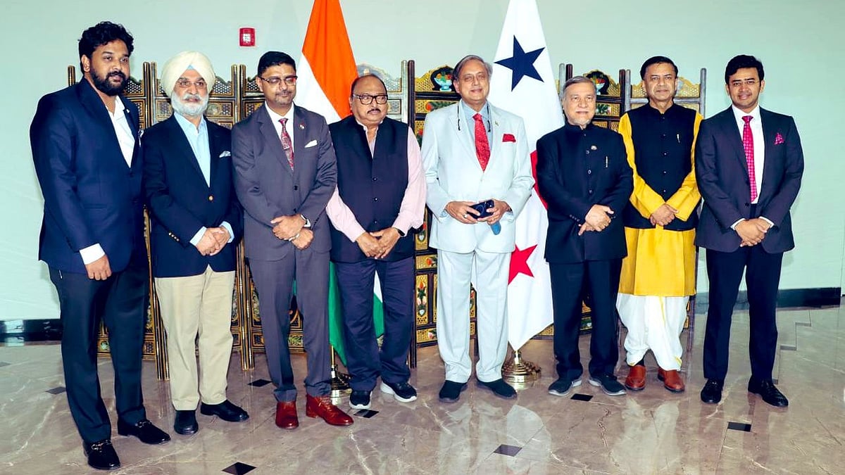 <div class="paragraphs"><p>The Shashi Tharoor-led delegation in Panama on 28 May. </p></div>