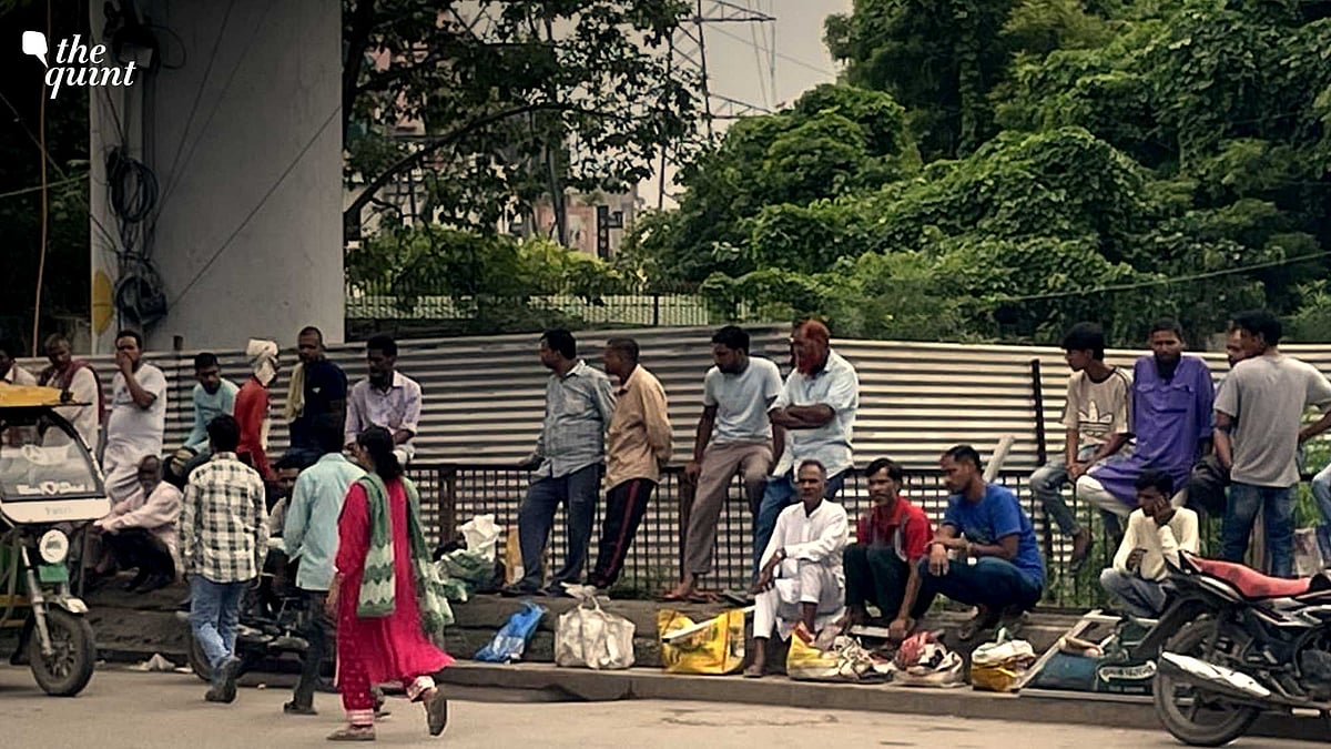 <div class="paragraphs"><p>As EC conducts voter verification drive in Bihar, many migrants from the state continue to wait for daily work at Labour Chowk near Okhla Head, Delhi.</p></div>