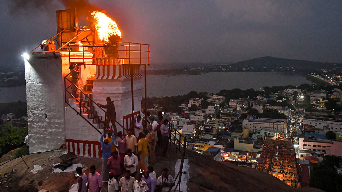 <div class="paragraphs"><p>A lamp lit at temple as part of Karthigai Deepam in Madurai district, Tamil Nadu, on Wednesday, 3 December.</p></div>