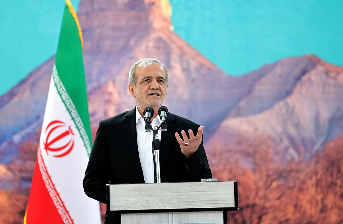 <div class="paragraphs"><p>Iran questions US curbs on its nuclear rights and warning against external pressure.</p></div>