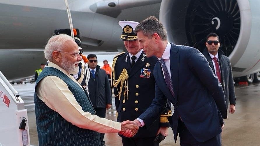 <div class="paragraphs"><p>PM Modi Arrives in Netherlands After Signing Oil Cooperation Agreement in UAE</p></div>