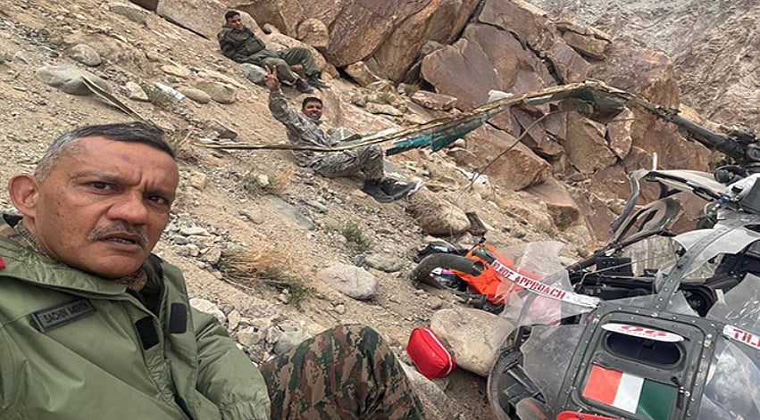 <div class="paragraphs"><p>Three Army Officers Survive Cheetah Helicopter Crash Near Leh</p></div>