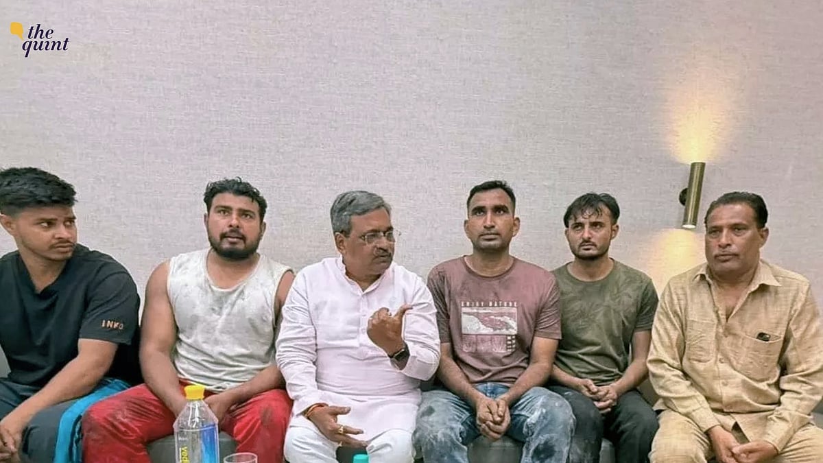 <div class="paragraphs"><p>BJP MLA Commends Muslim Men’s Heroic Rescue In Delhi Hotel Fire</p></div>