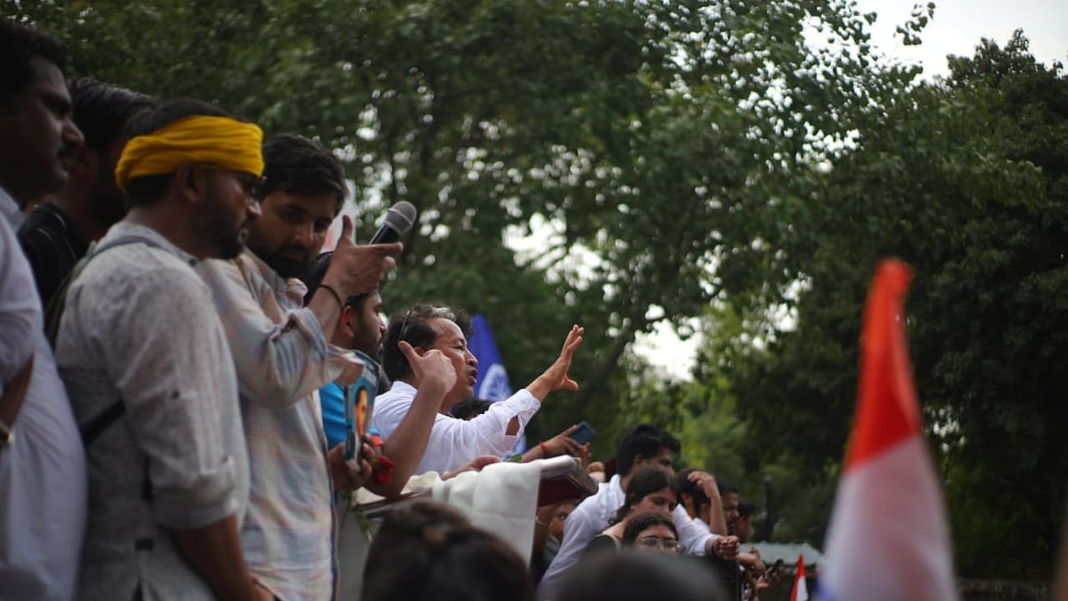 <div class="paragraphs"><p>(Sonam Wangchuk spoke at the Cockroach Janta Party protest)</p></div>