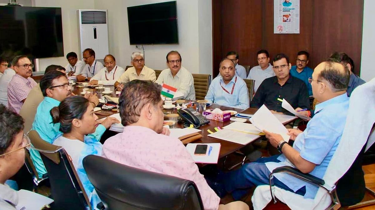 <div class="paragraphs"><p>Education Minister Ashish Sood meets with officials to discuss audit and inspection of coaching centres</p></div>