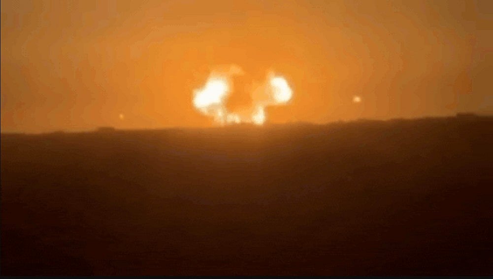 <div class="paragraphs"><p>12 Indians Among 13 Dead In Qatar's Ras Laffan LNG Factory Blast</p></div>