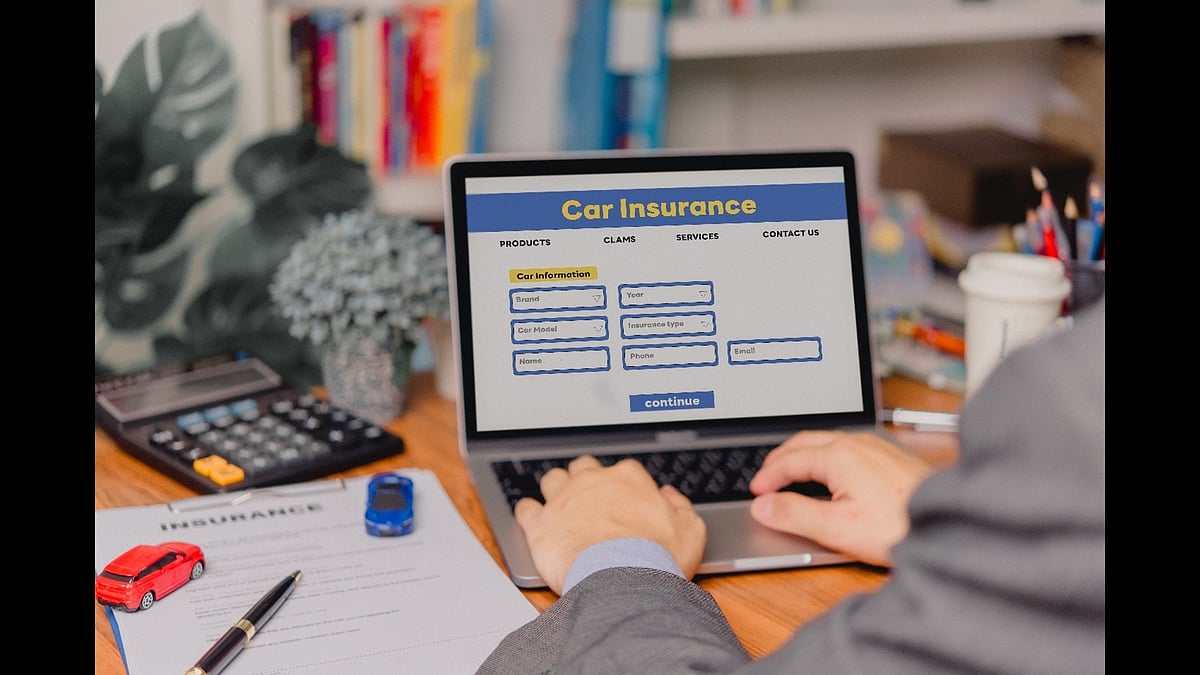 <div class="paragraphs"><p>Third-Party Car Insurance Online vs Offline: What’s Better?</p></div>