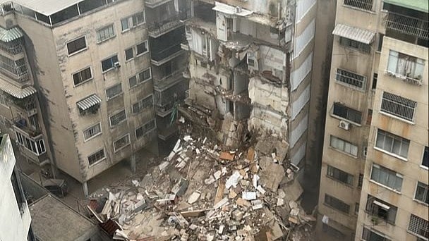 <div class="paragraphs"><p>Venezuela Twin Quakes: Over 900 Confirmed Dead, 50,000 Still Missing</p></div>