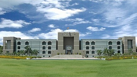 <div class="paragraphs"><p>'Belongs to Dawoodi Bohras': Gujarat HC Settles Ownership Of Patan Shrine</p></div>