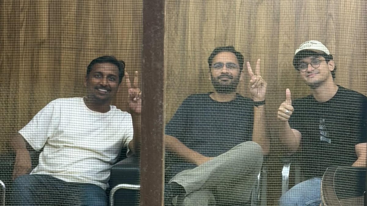 <div class="paragraphs"><p>CJP Leaders Saurav Das, Ashutosh Ranka Remanded To Judicial Custody</p></div>