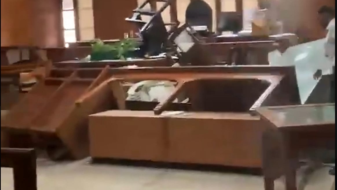 <div class="paragraphs"><p>Allahabad High Court Protest Turns Violent As Lawyers Hurl Furniture</p></div>