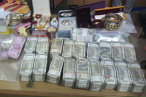 Cash and gold seized by ACB