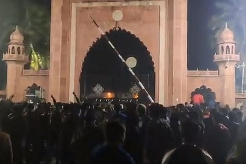 CAA protests: Police clash with students at AMU, internet snapped in Aligarh for 24 hours