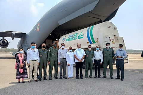 Airlifting medical oxygen