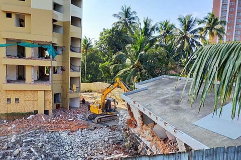 Experts inspect Maradu apartments, explosives to be brought by Dec 29