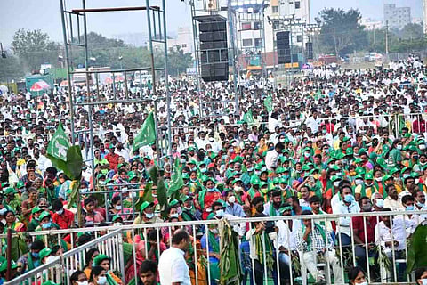 Police interference in Amaravati Padayatra leads to tension with protesting farmers