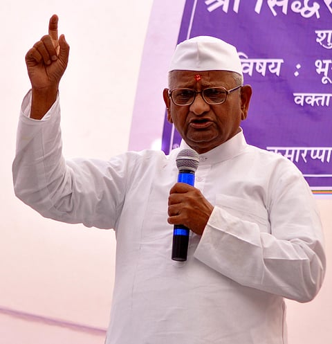 AP farmers take aid of Anna Hazare to protest against land pooling for capital 