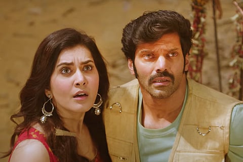 Raashi and Arya in a screengrab from the trailer of Aranmanai 3