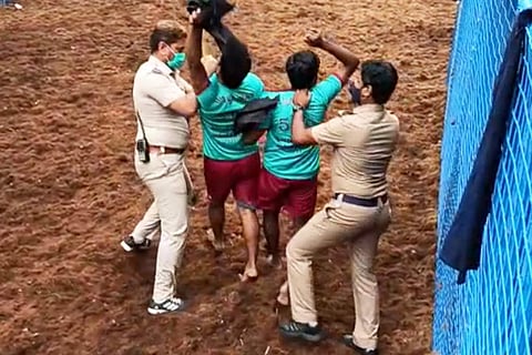 Five bull tamers raise slogans against farm laws during Madurai jallikattu 