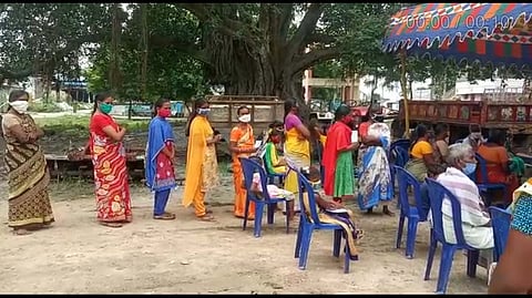 Villagers in Bhatluru 