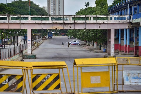 Lockdown imposed in Bengaluru streets 
