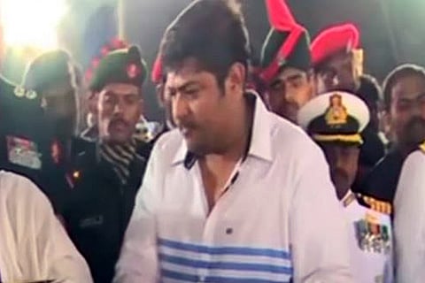 In a new twist, Jaya's nephew Deepak says won't accept TTV Dinakaran, OPS should come back