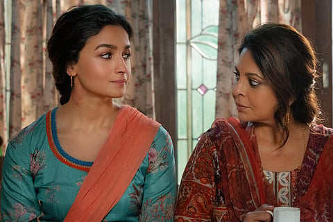 Screengrab from Netflix film Darlings, showing Alia Bhat and Shefali Shah as Badru and Shamshu. 