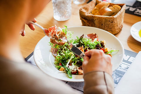 How effective is intermittent fasting: A representative image of a plate of salad