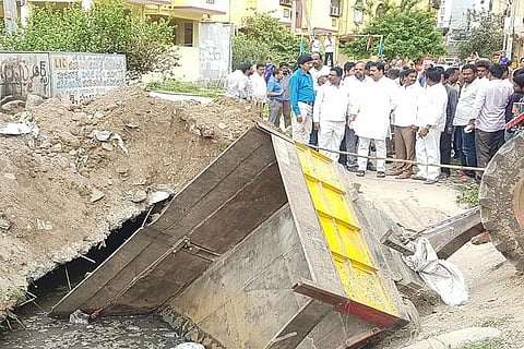 Hyd civic worker falls into septic tank, body retrieved after five hours