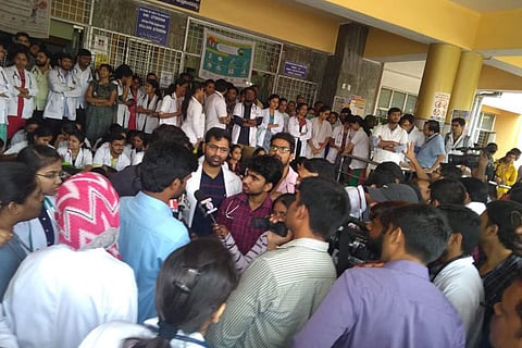 800 junior doctors go on strike in Hyd after patient's family assaults paediatrician