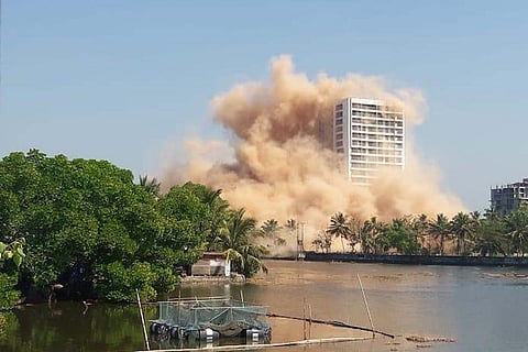 Demolition of Golden Kayaloram apartment