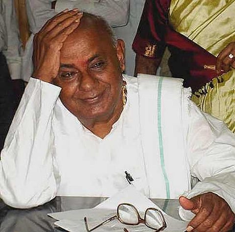 Former prime minister says he will camp out in shed until land is given for new office
