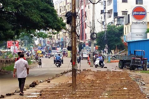 Authorities widen Hyd road but leave electric pole in middle, public unhappy