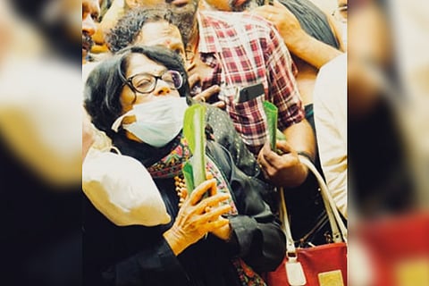 Retired Justice Indu Malhotra praying in Sabarimala temple