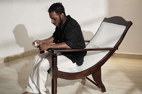 Irukkai startup, photo of a wired easy chair