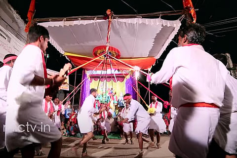 A Jadakoppu-Kolatam performance in a village in Jagtial district, Telangana 