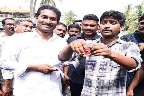 Former TDP worker breaches Jagan’s security, joins his yatra
