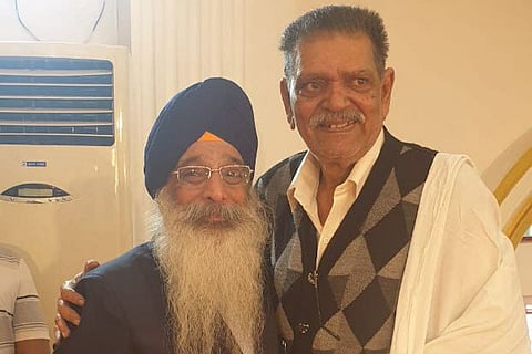 Jagmohan Singh with Perarivalan's father 