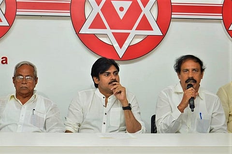Pawan Kalyan joins hands with Left parties to fight for special status to AP