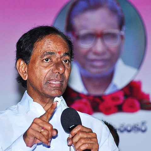 KCR to perform mega ritual involving 1000 priests praying nonstop for 10 days