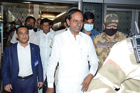 Telangana Chief Minister K Chandrasekhar Rao arriving in Delhi where he will hold talks for an anti-BJP front