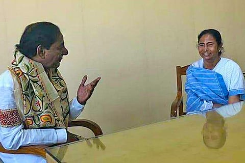 KCR meets Mamata: Floats third front with 'collective, federal leadership'