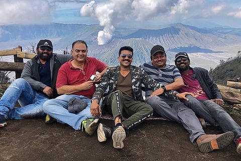 Suriya - KV Anand's 'Kaappaan' team lands in Java for a song sequence