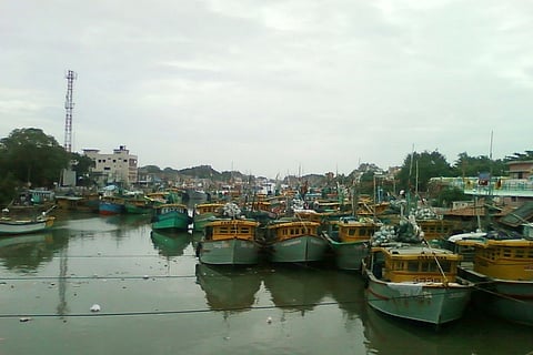 YSRCP MPs demand release of Andhra fishermen in Pak, meet External Affairs Minister