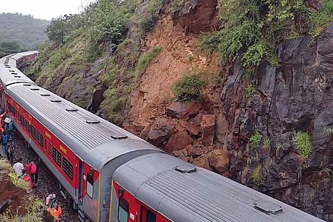 Kannur-Bengaluru train coaches derail after boulders fall on them