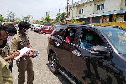  Suspension of daily passes by Kerala impacts many people from Kasaragod and Mangaluru