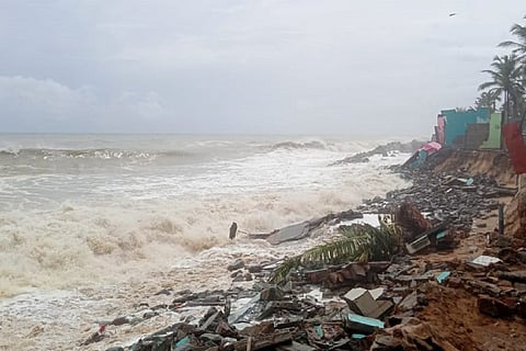 Rough sea Kerala