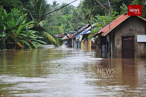 Thousands of people stranded in upper floors of buildings in Pathanamthitta