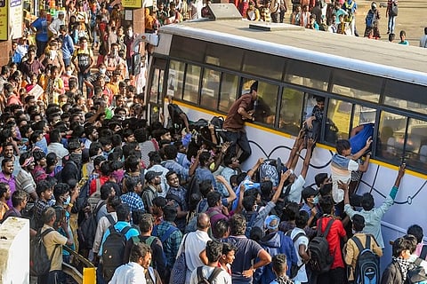 Chennai lockdown brings crowds to Koyambedu bus terminus as many seek way to hometowns